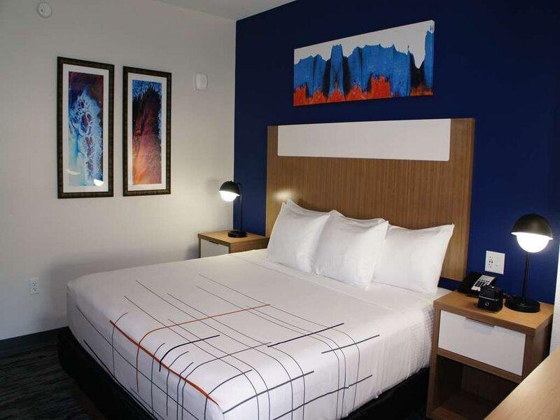Palacio Royale Signature Katy